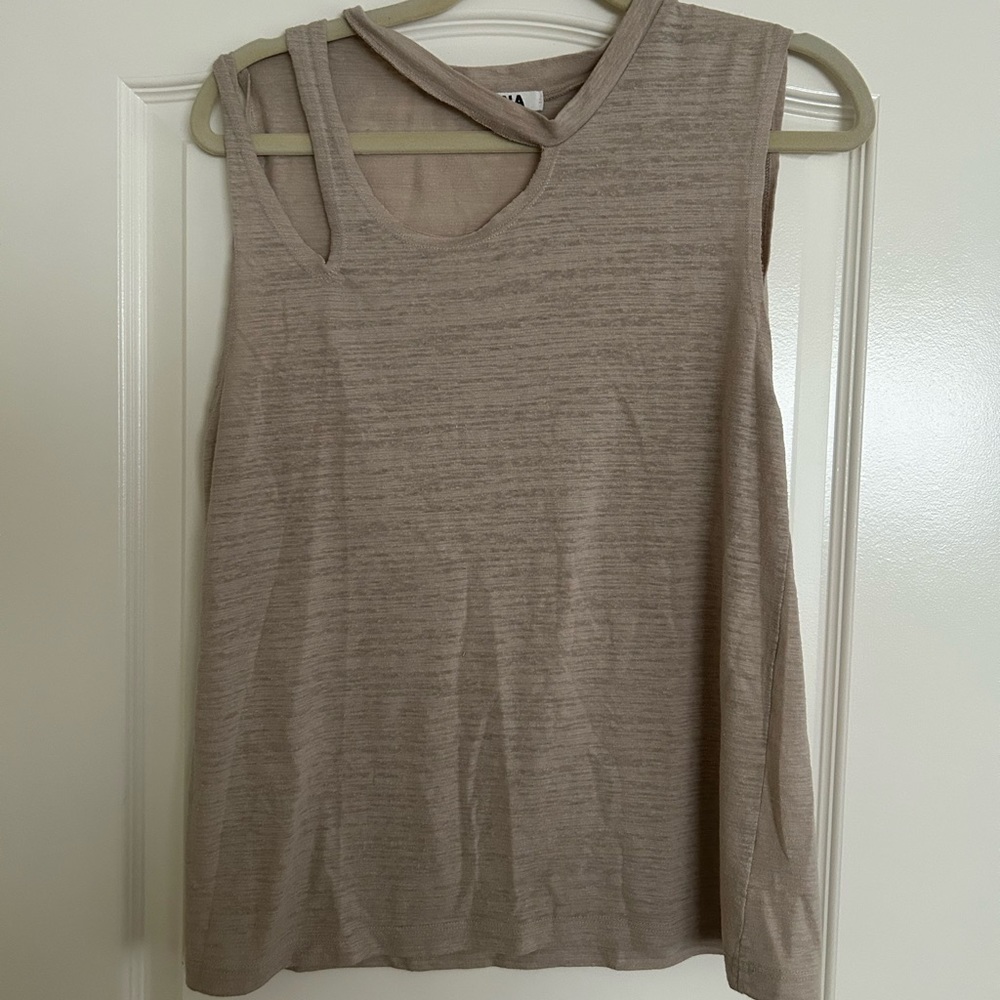 LNA tank. Size M